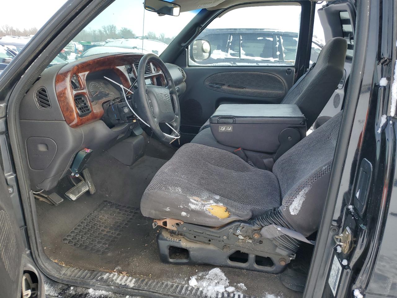 2001 Dodge RAM - Image 7