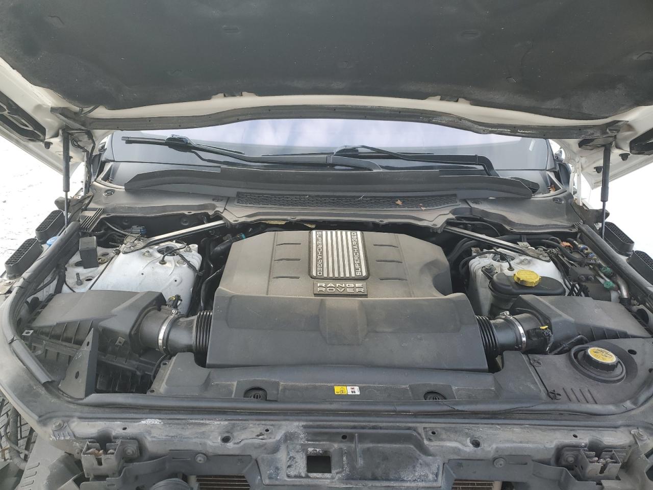 2014 Land Rover Range Rover - Image 12