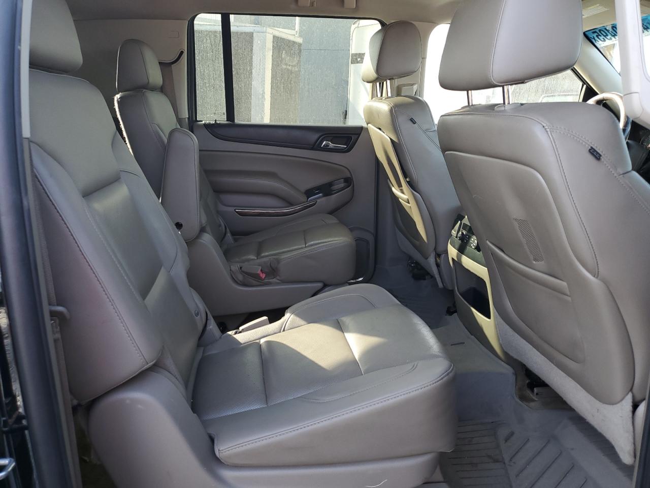 2015 GMC Yukon - Image 11