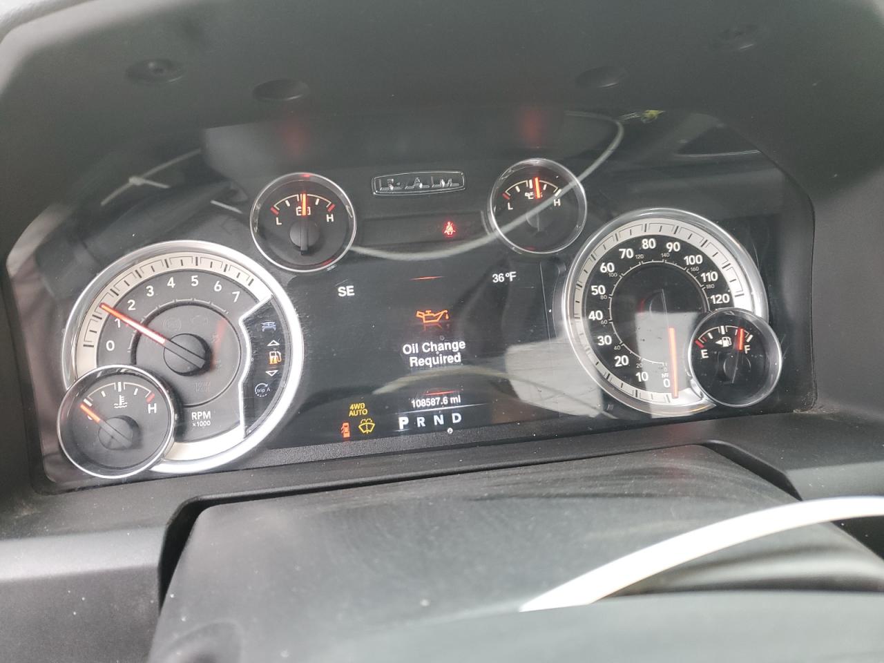2016 RAM 1500 - Image 9