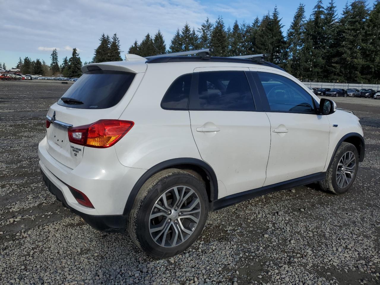 2019 Mitsubishi Outlander - Image 3