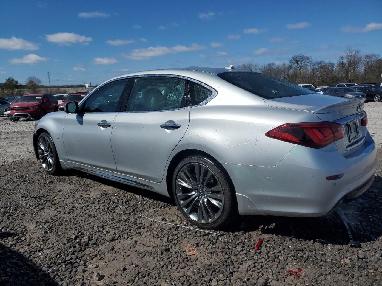 2018 Infiniti Q70 - Image 2