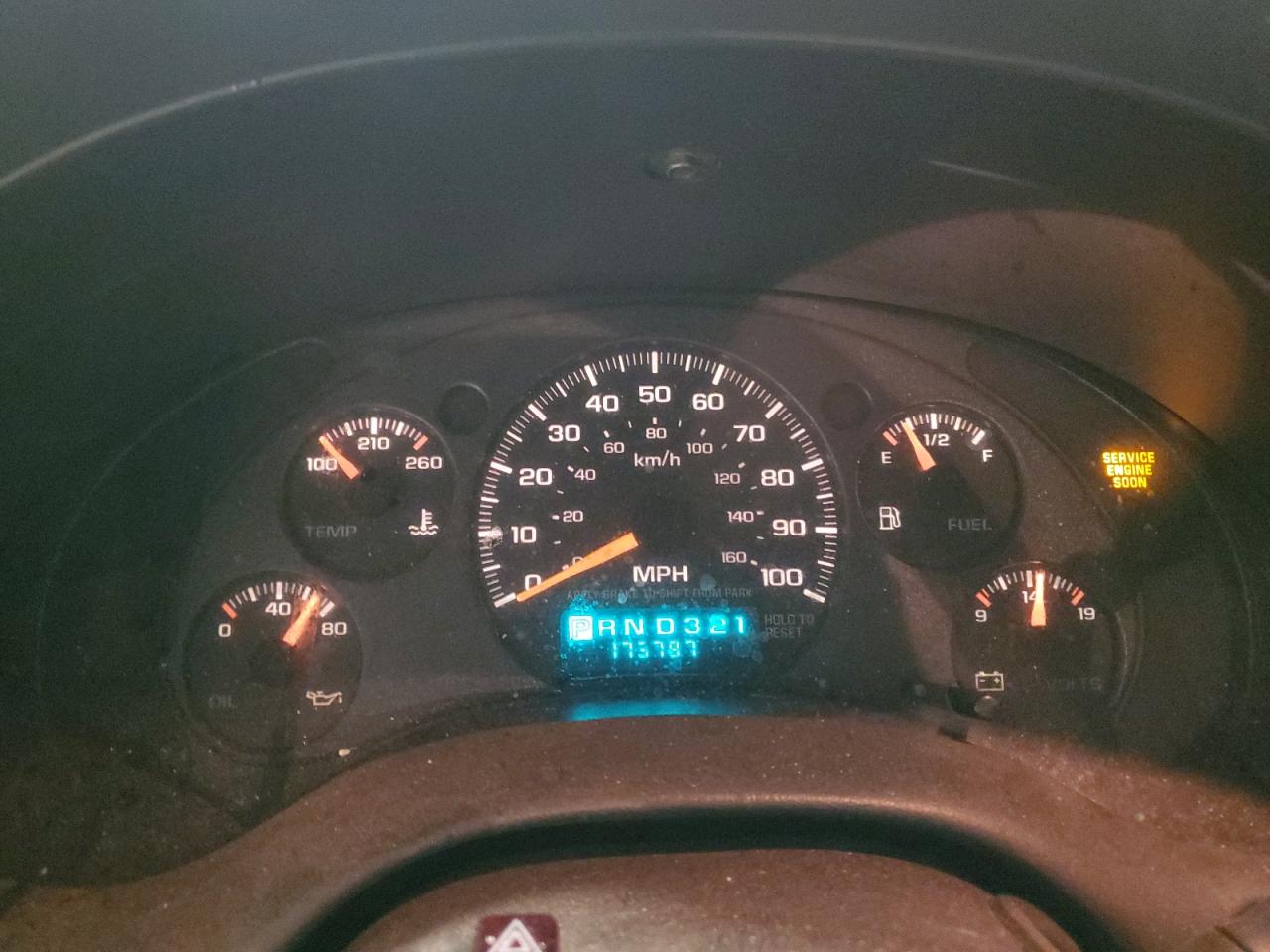 2000 Chevrolet S-10 Pickup - Image 9
