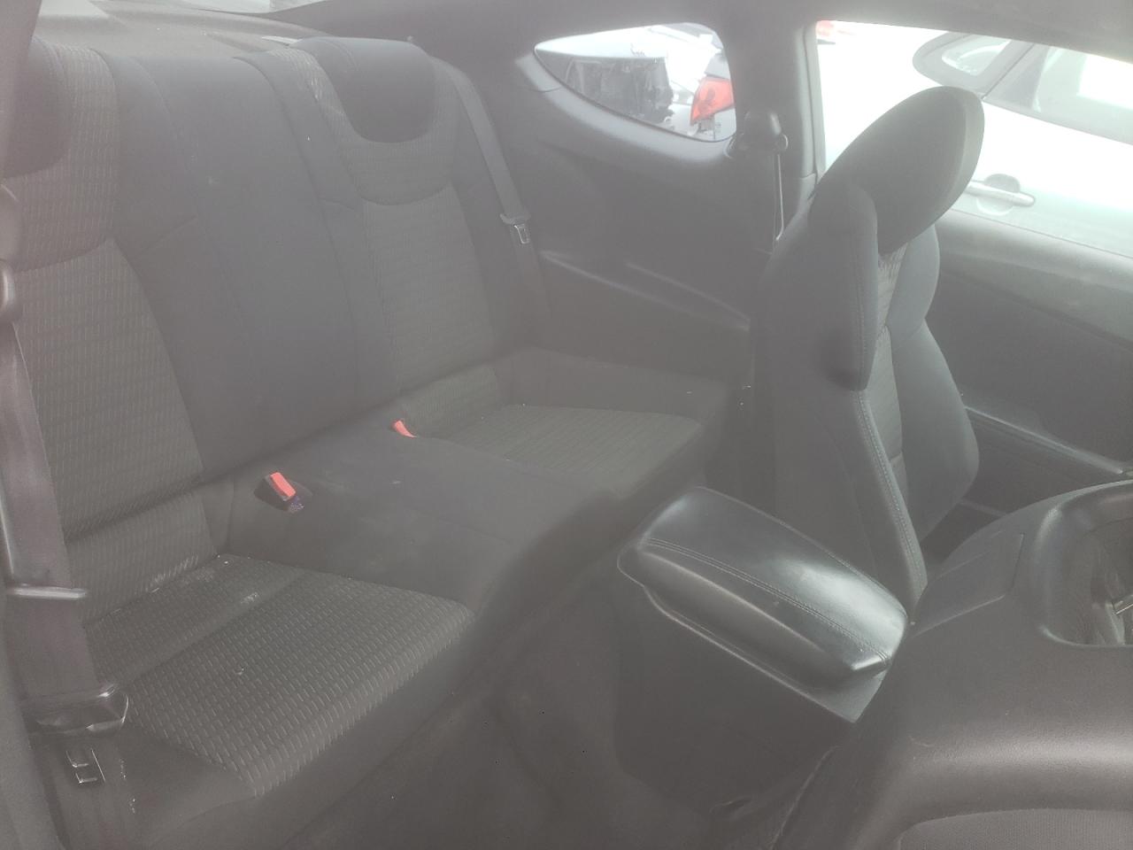 2013 Hyundai Genesis - Image 10