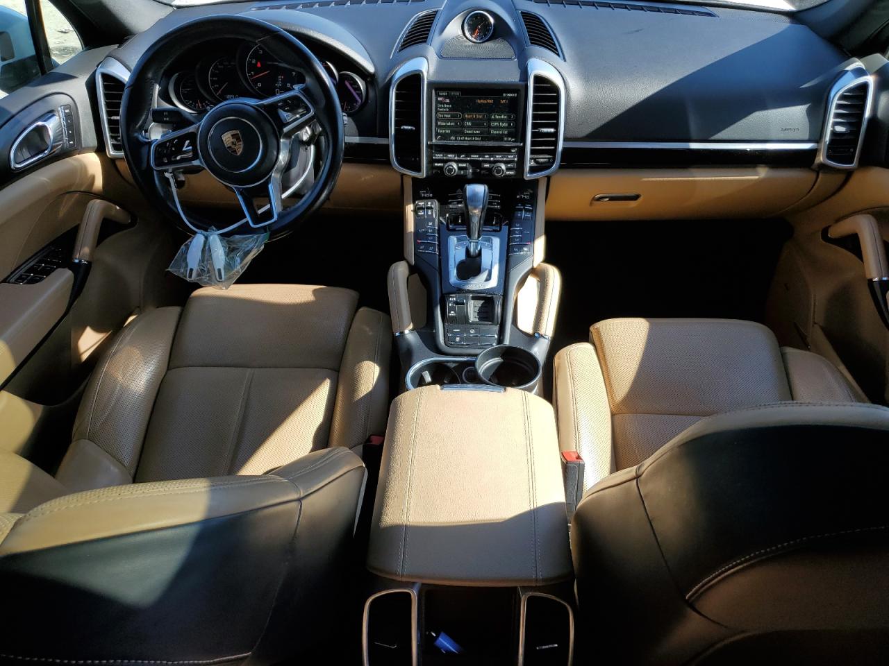 2016 Porsche Cayenne - Image 8