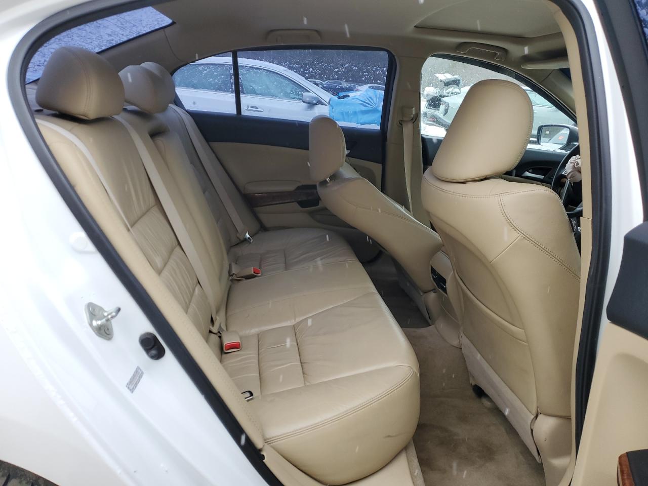 2012 Honda Accord - Image 10