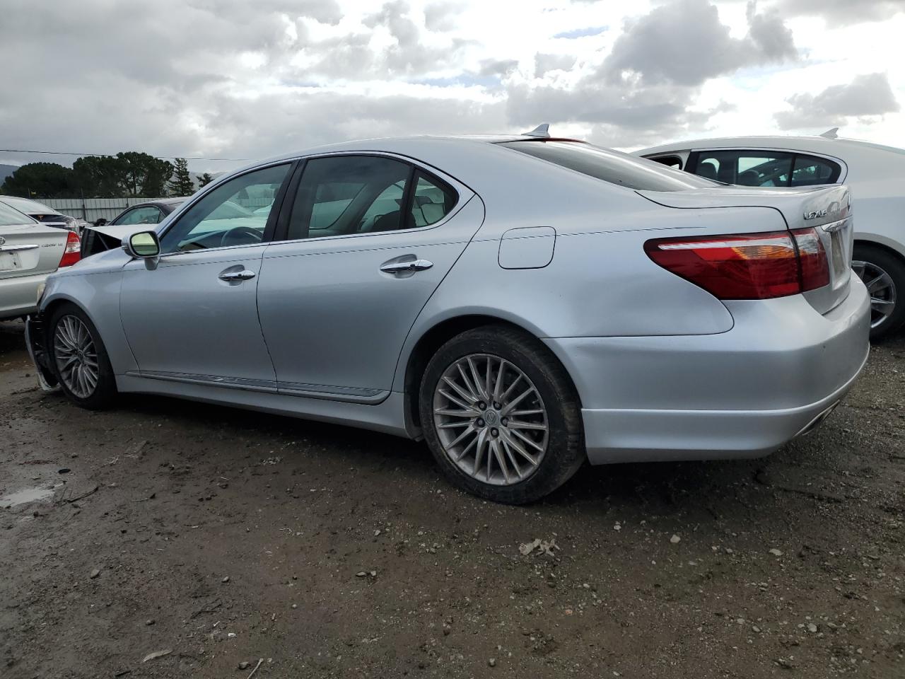 2010 Lexus LS - Image 2