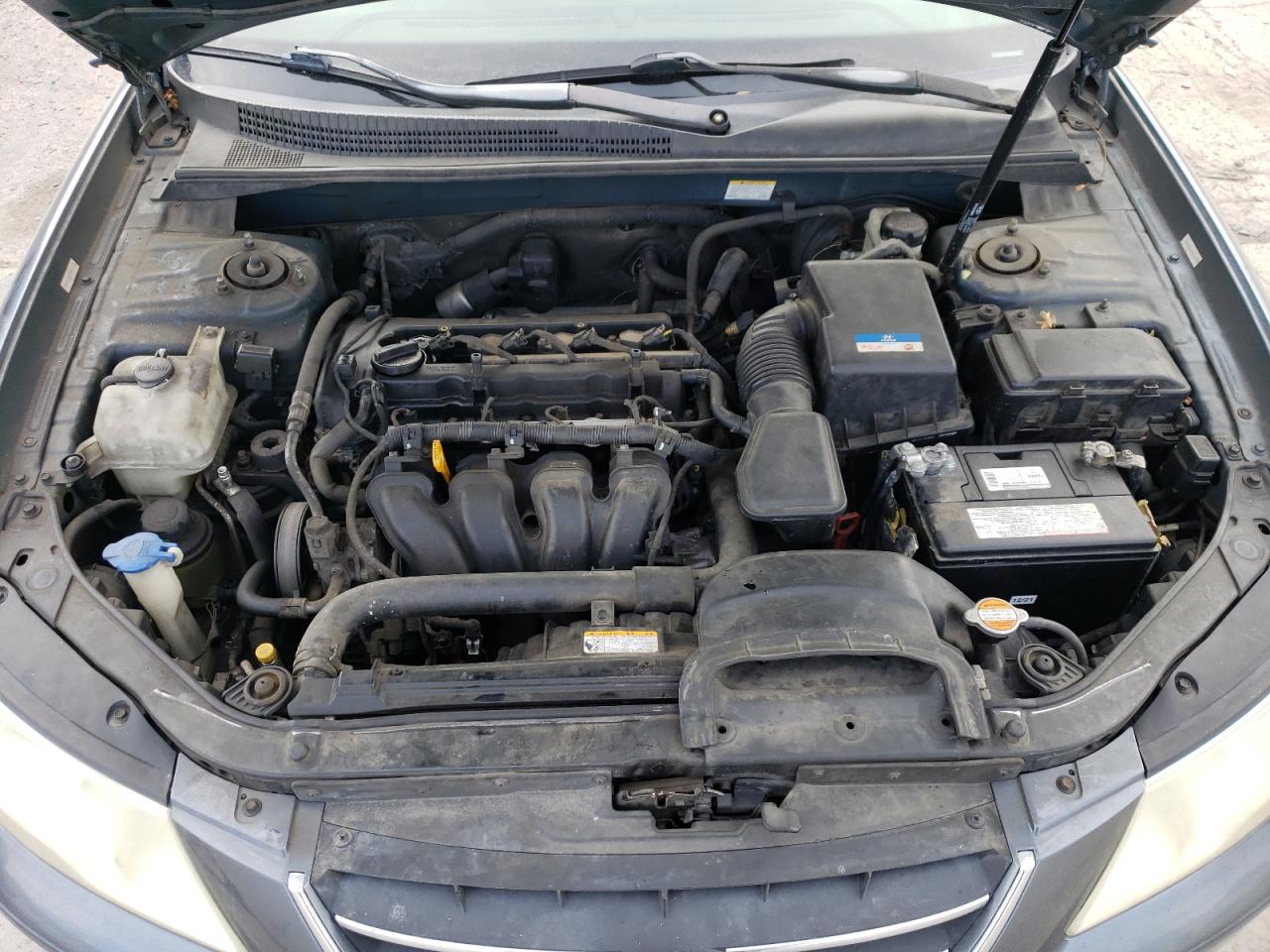 2010 Hyundai Sonata - Image 11