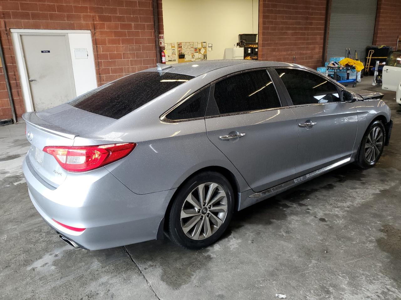 2016 Hyundai Sonata - Image 3