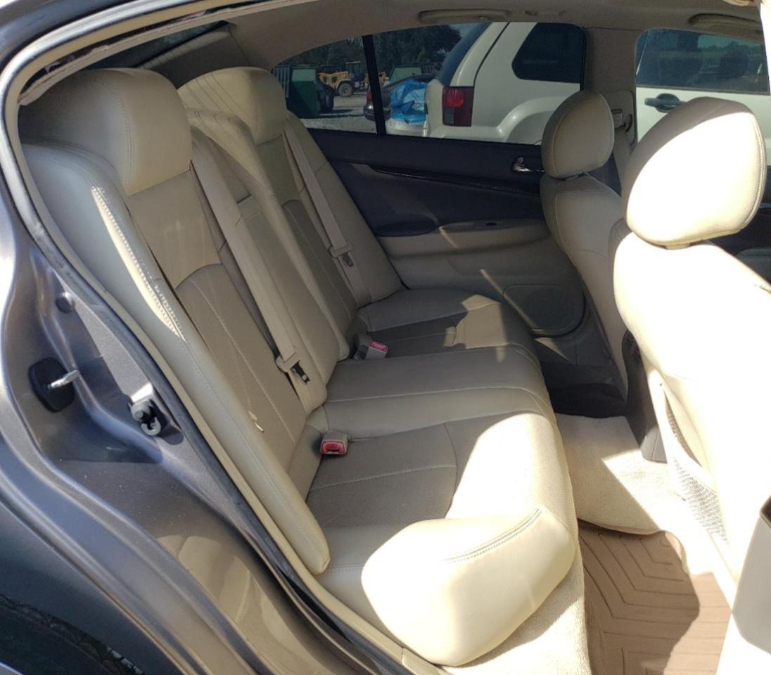 2011 Infiniti G - Image 10