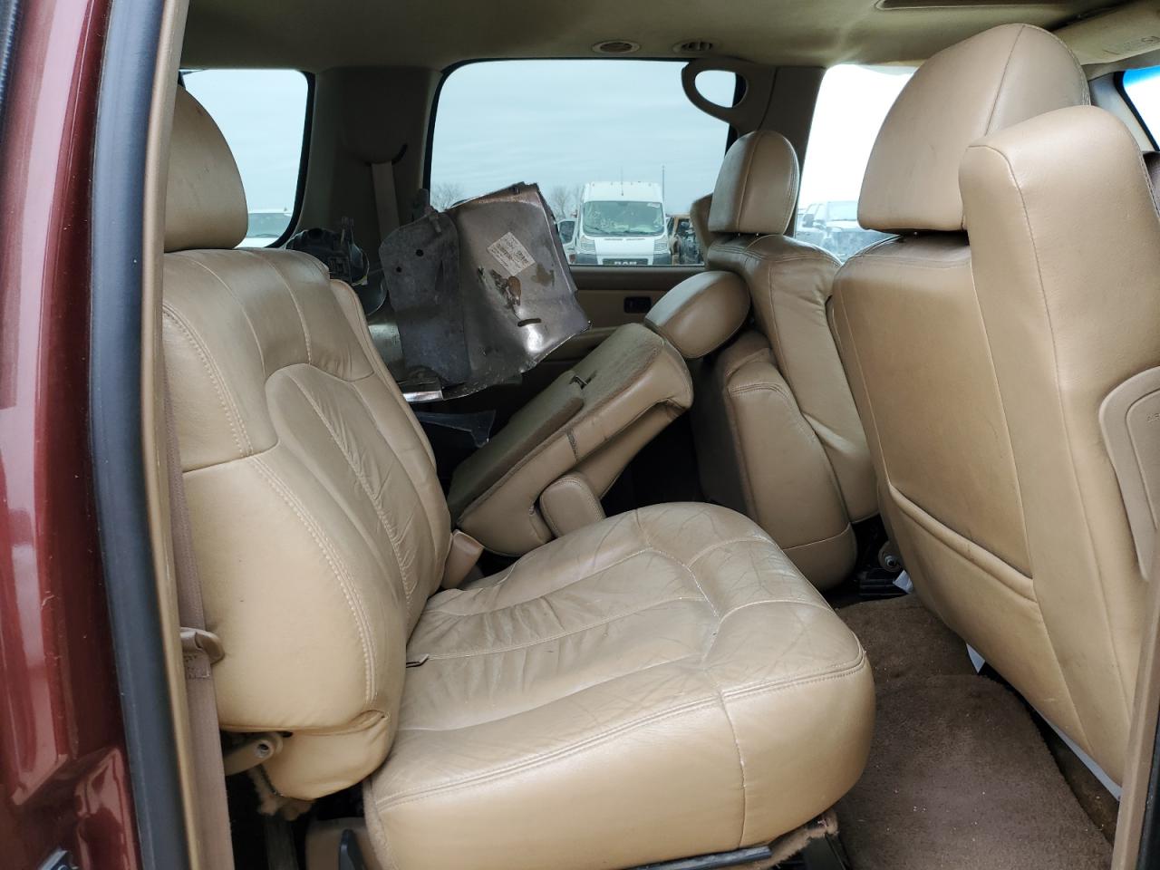 2000 Chevrolet Suburban - Image 11