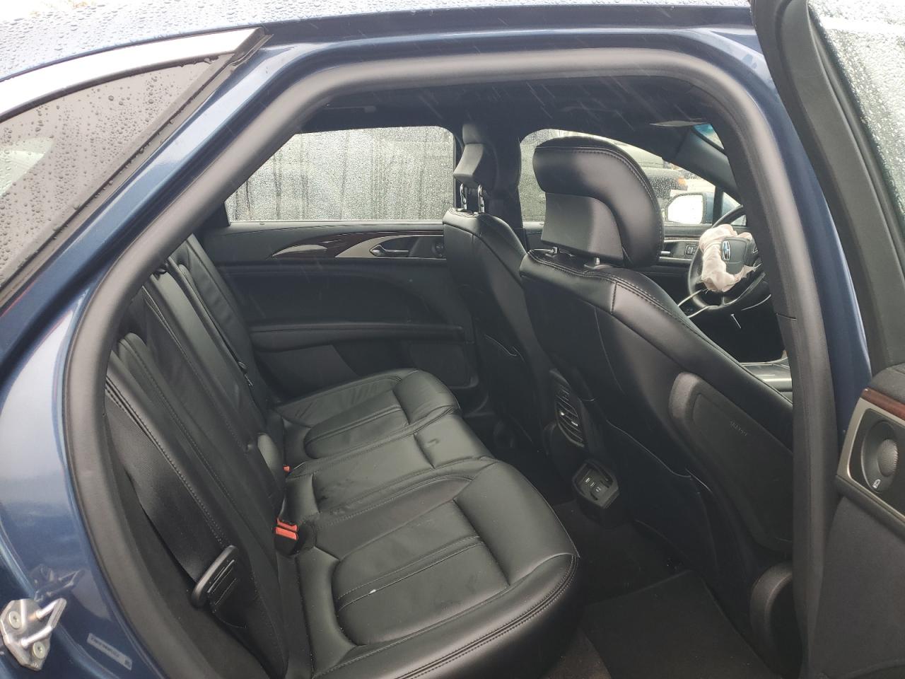 2019 Lincoln MKZ - Image 10