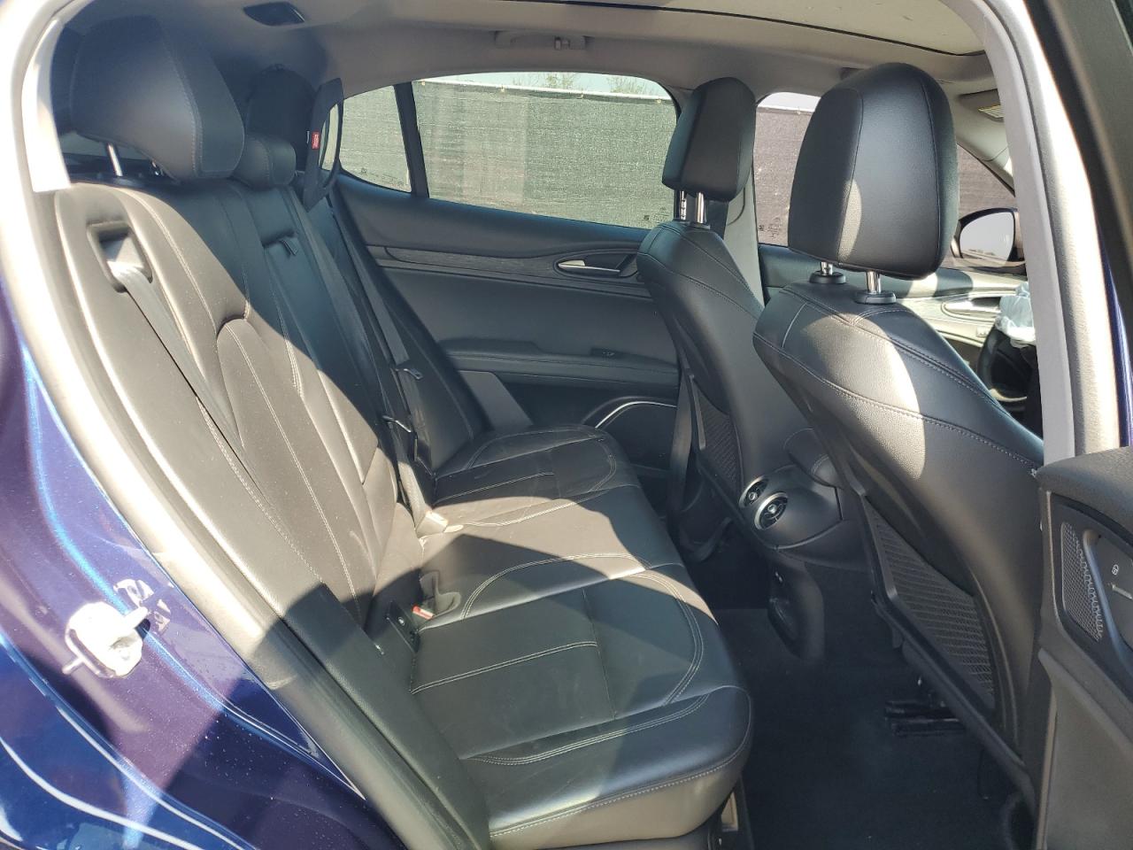 2019 Alfa Romeo Stelvio - Image 11
