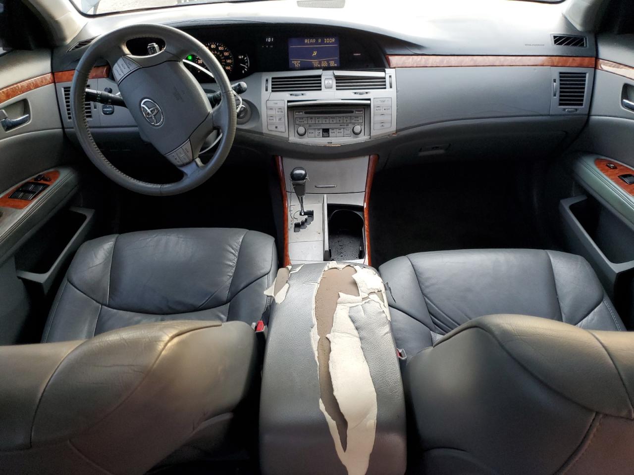 2006 Toyota Avalon - Image 8