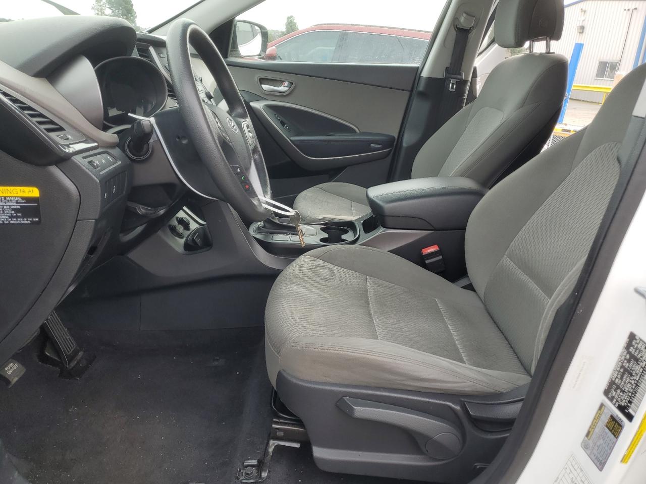 2016 Hyundai Santa Fe - Image 7