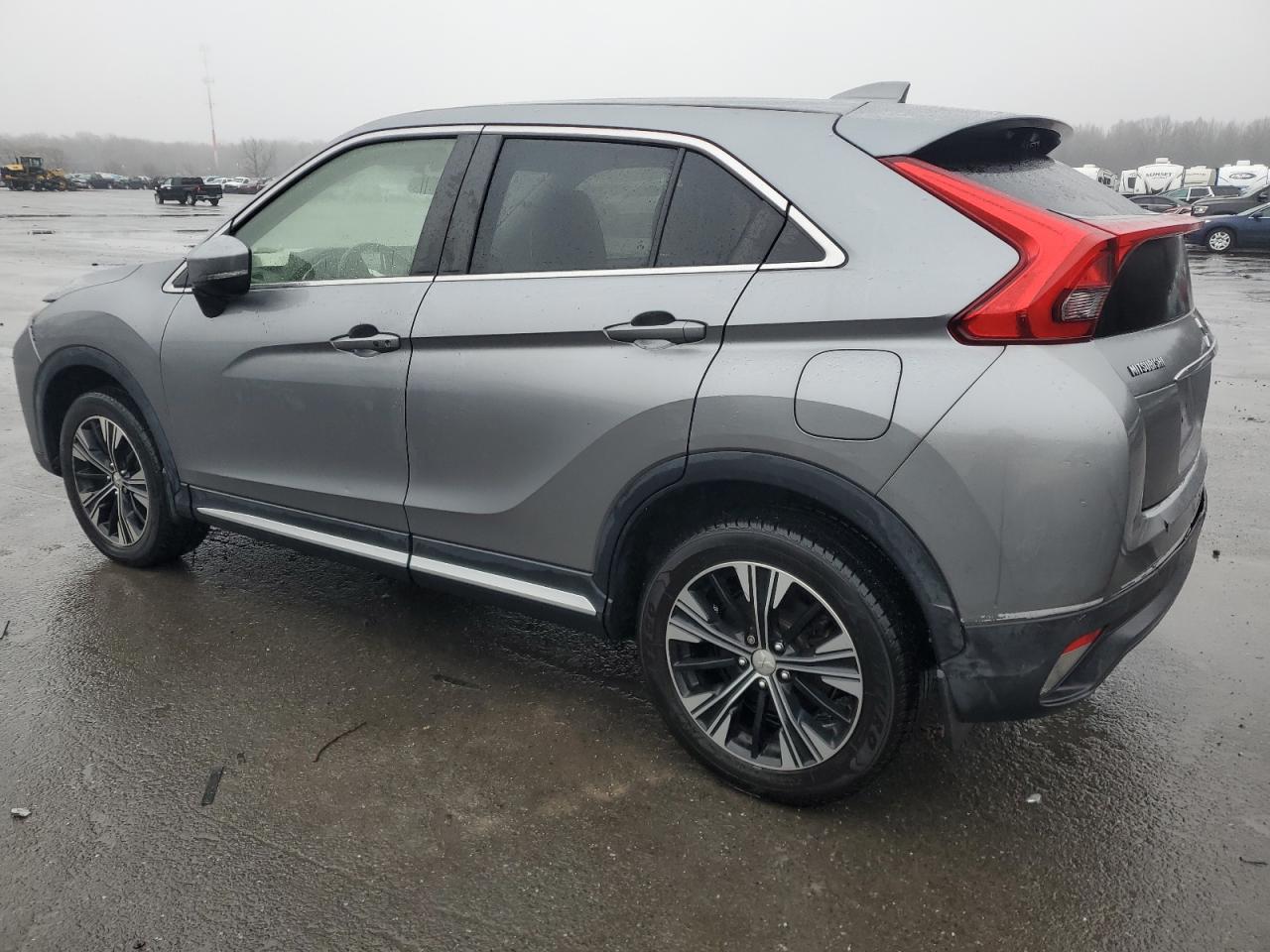2019 Mitsubishi Eclipse - Image 2