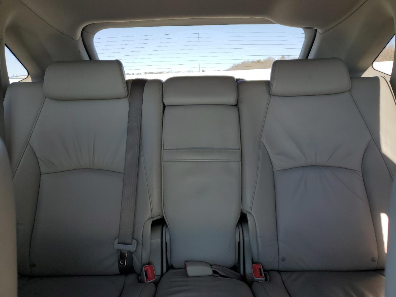 2005 Lexus RX - Image 10