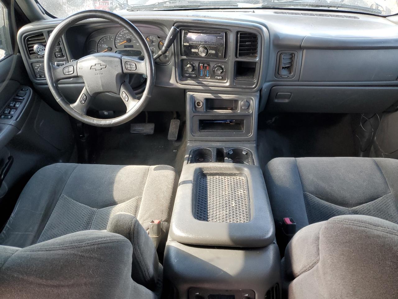 2004 Chevrolet Silverado - Image 8