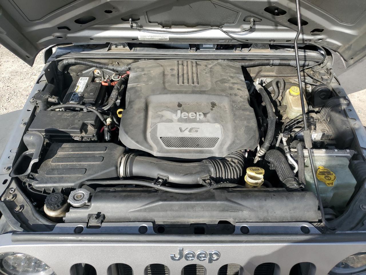 2015 Jeep Wrangler - Image 11