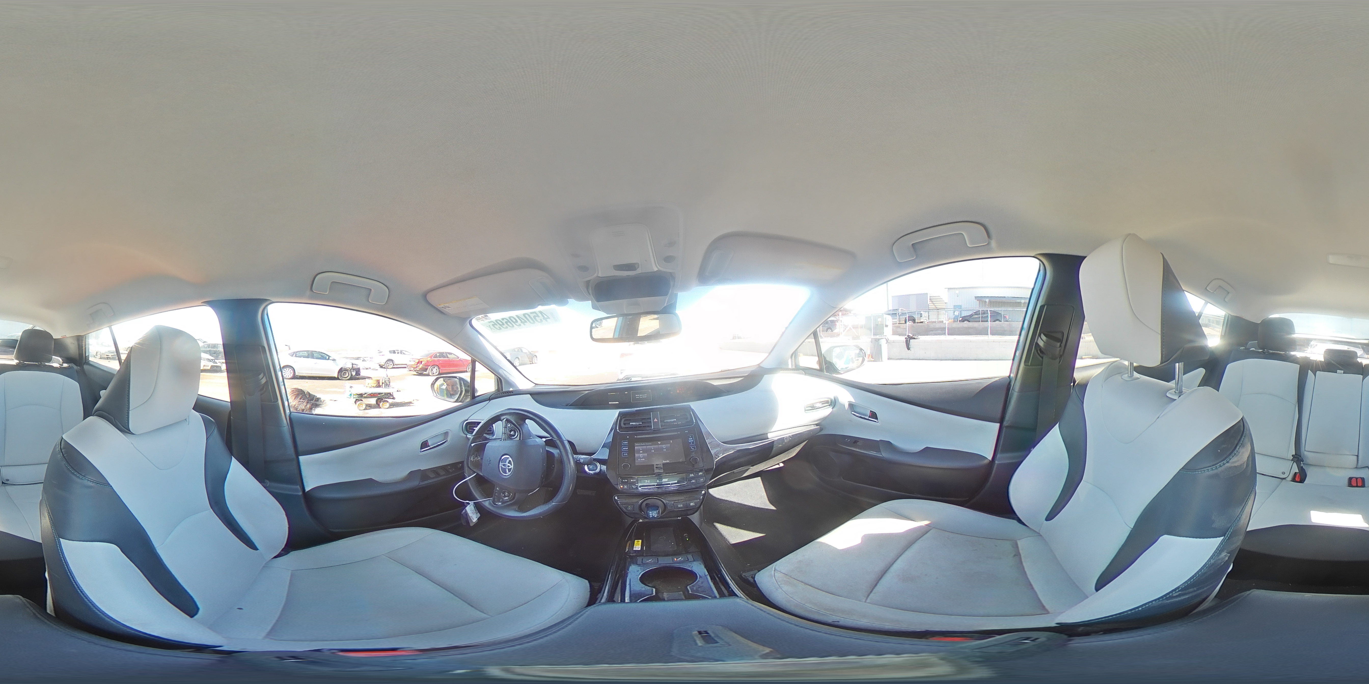 2019 Toyota Prius - Image 15