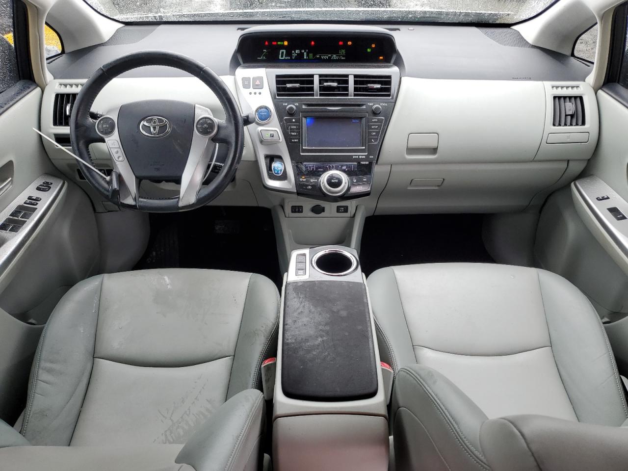 2013 Toyota Prius - Image 8