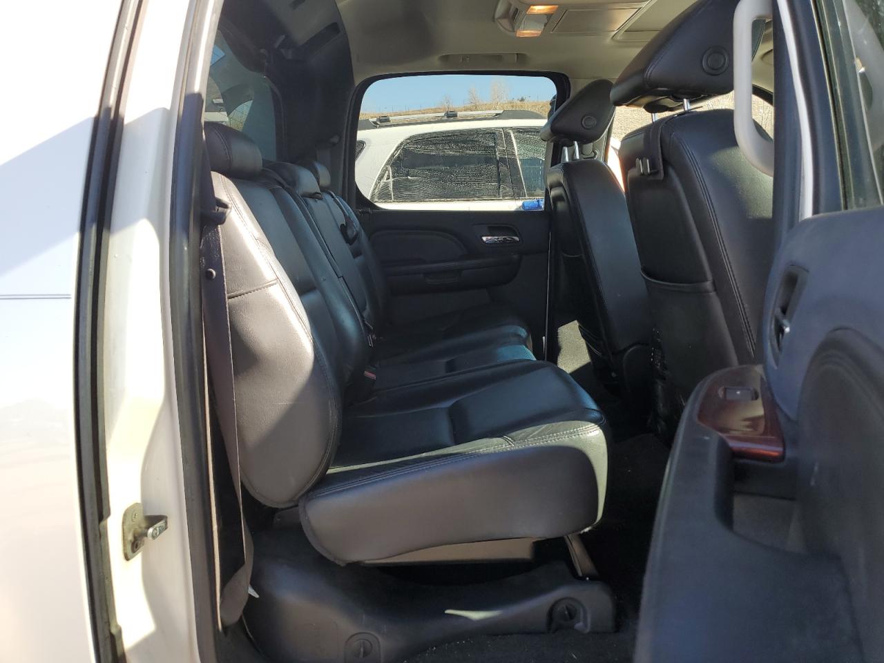 2007 Cadillac Escalade - Image 10