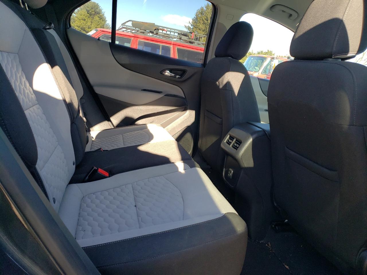 2019 Chevrolet Equinox - Image 11