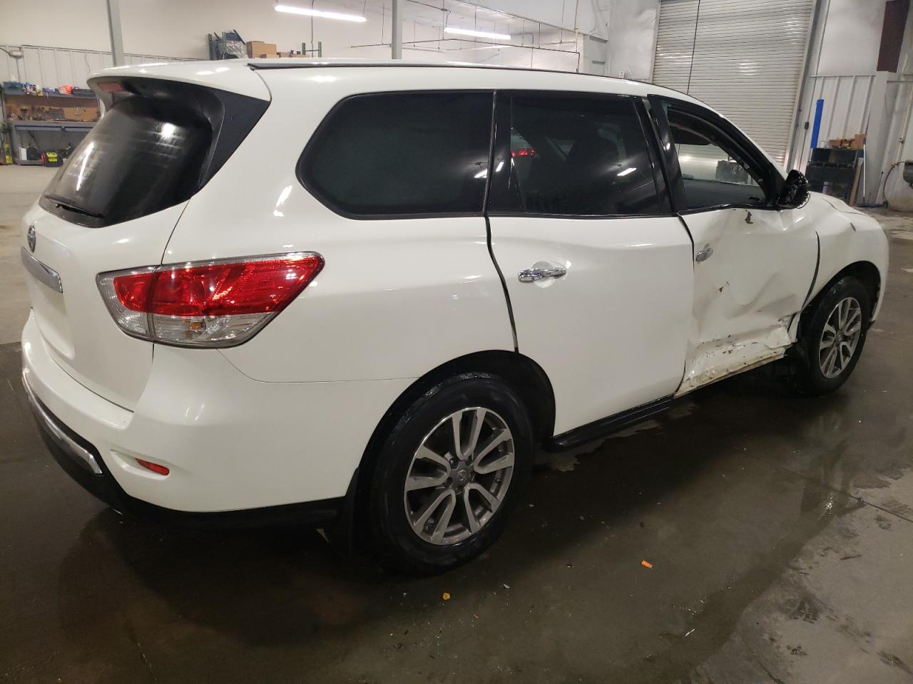 2013 Nissan Pathfinder - Image 3