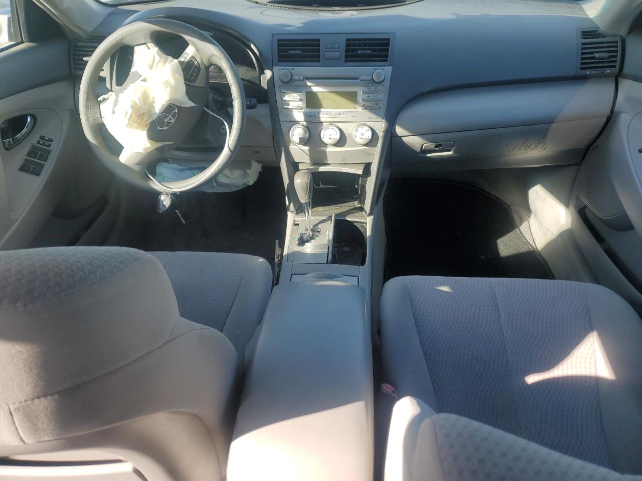 2011 Toyota Camry - Image 8