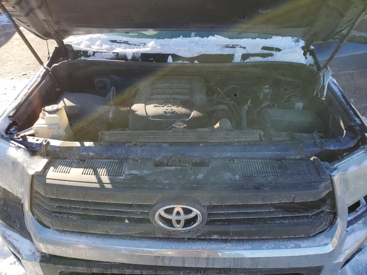 2015 Toyota Tundra - Image 11