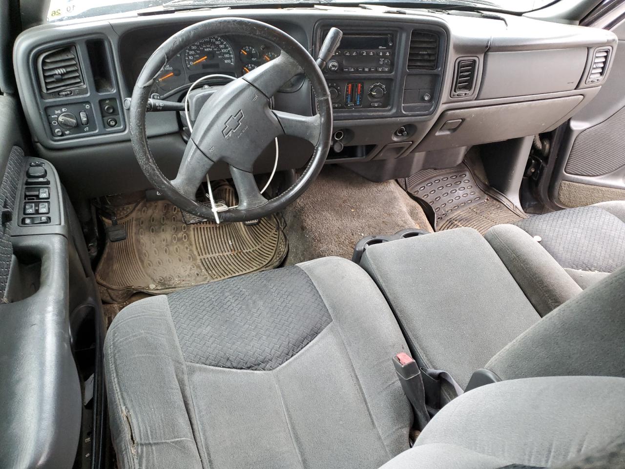 2003 Chevrolet Avalanche - Image 8