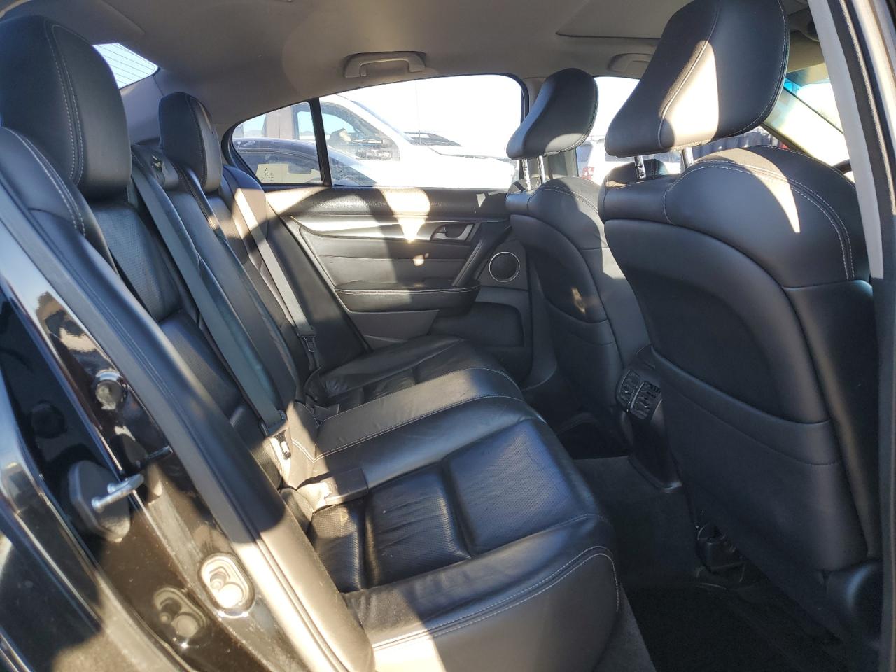 2010 Acura TL - Image 10