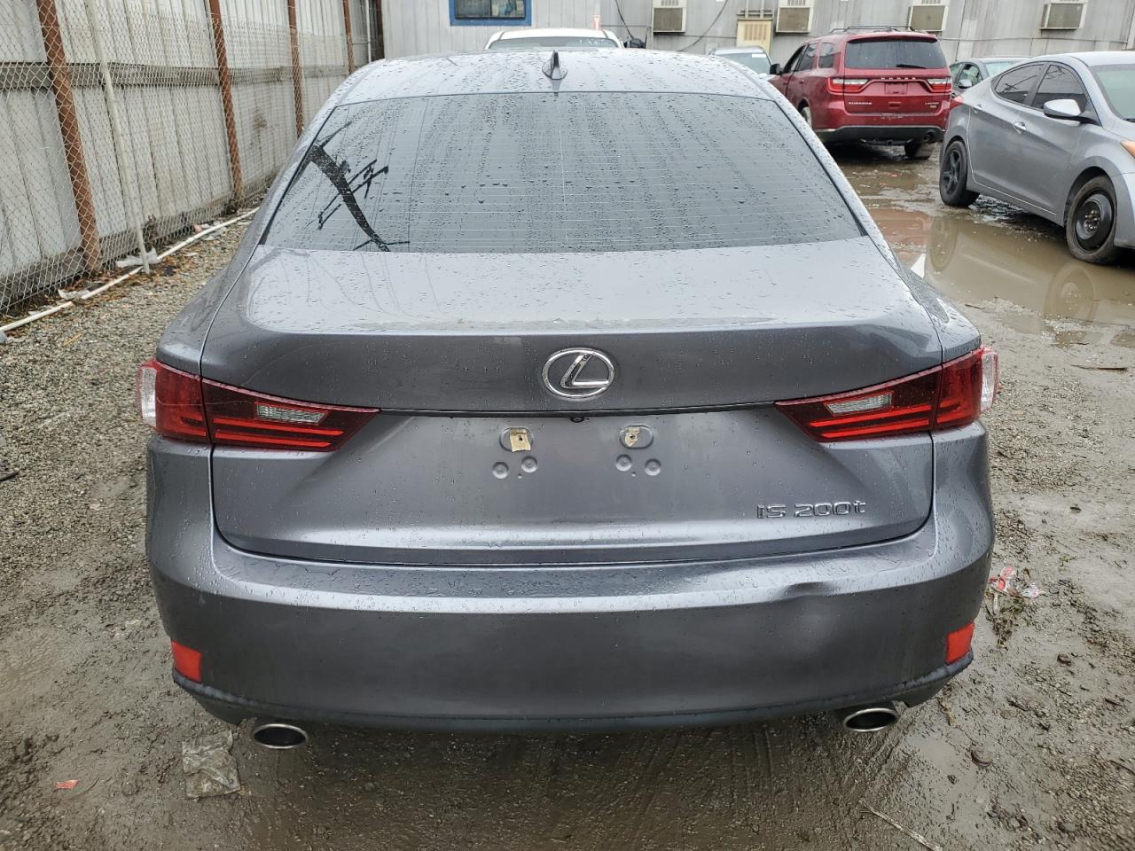 2016 Lexus IS - Image 6