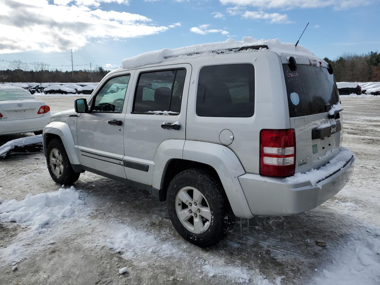 2011 Jeep Liberty (North America) - Image 2