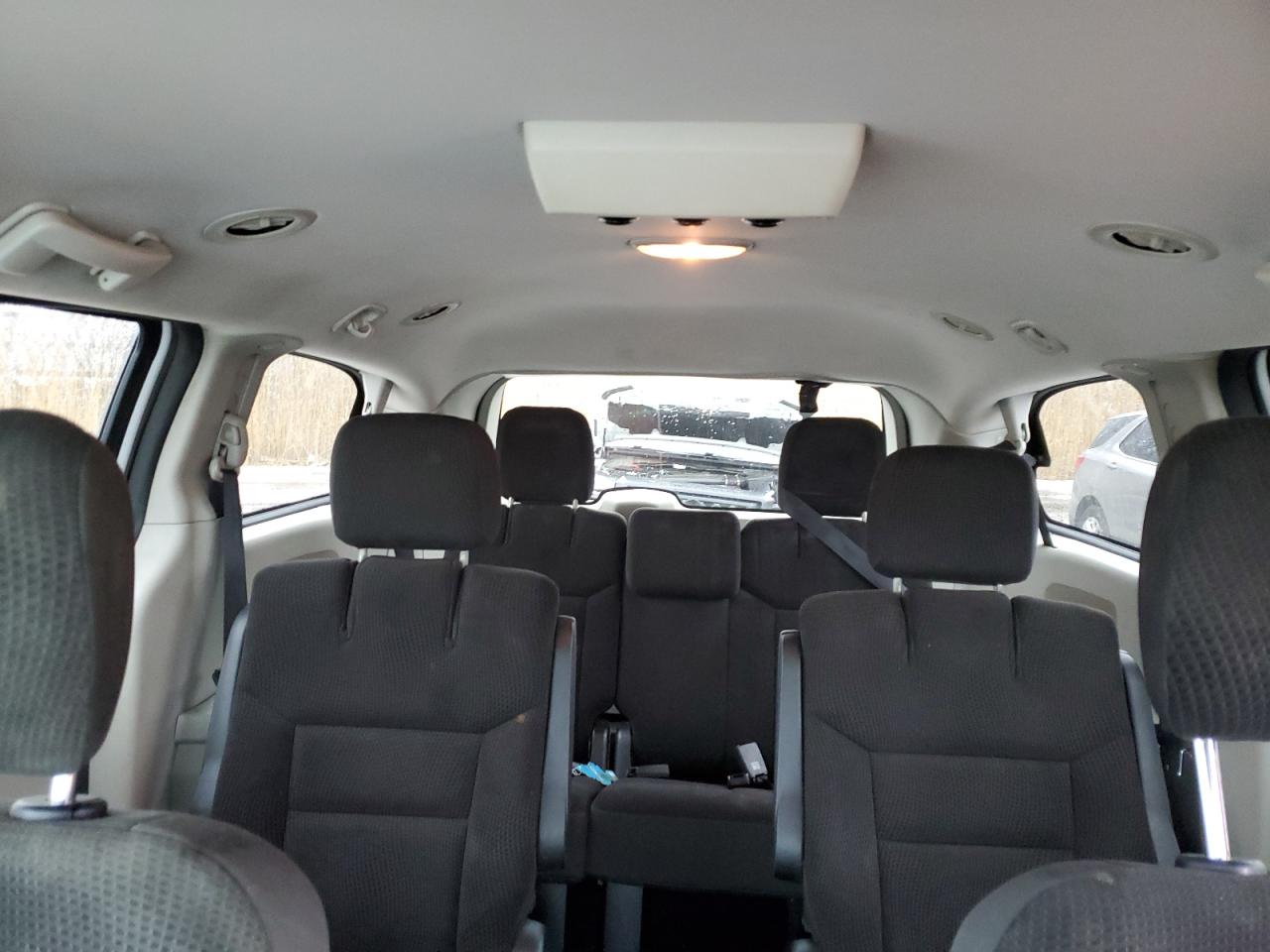 2018 Dodge Caravan - Image 10