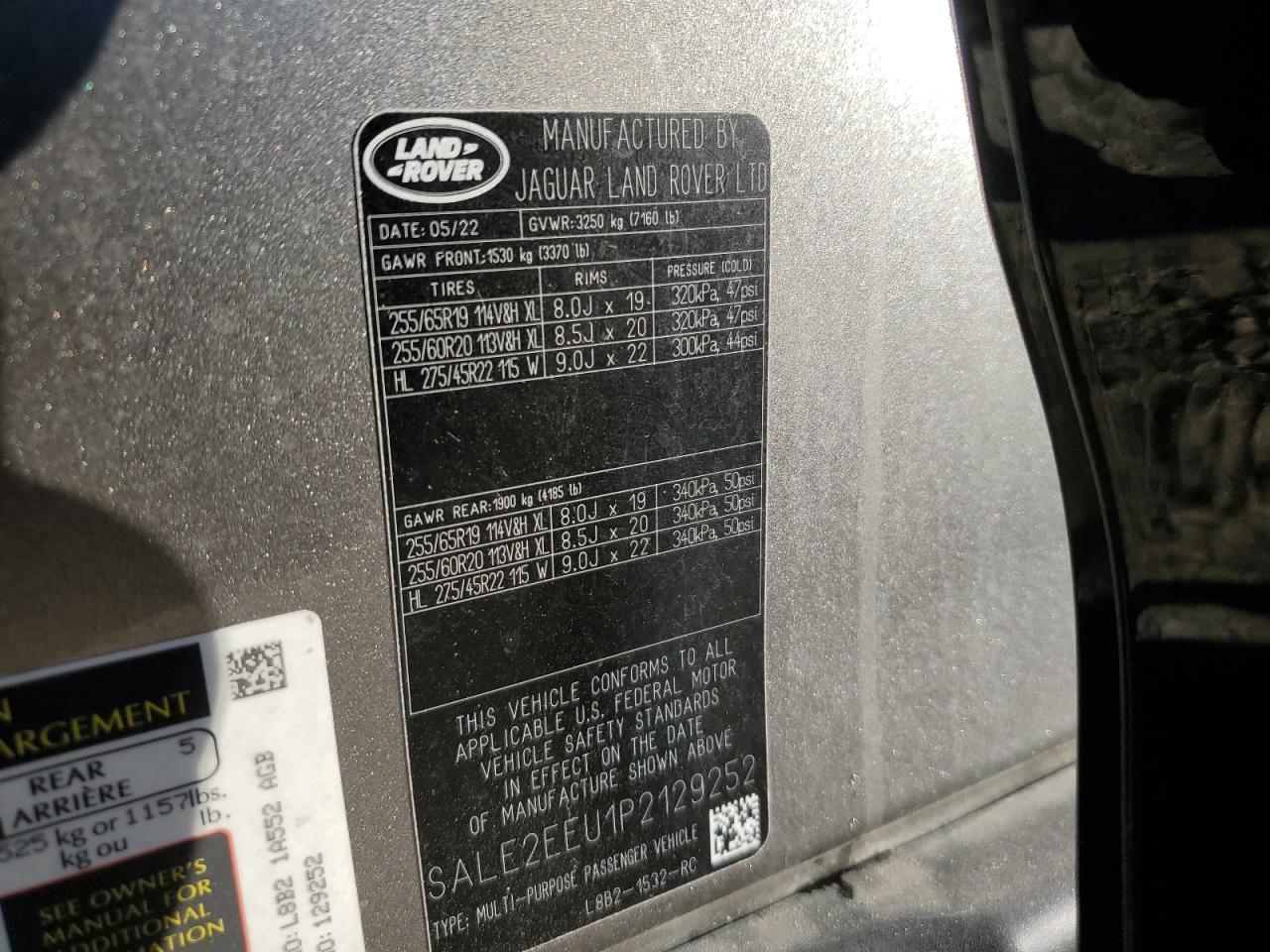 2023 Land Rover Defender - Image 14