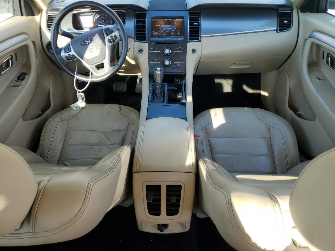 2015 Ford Taurus - Image 8