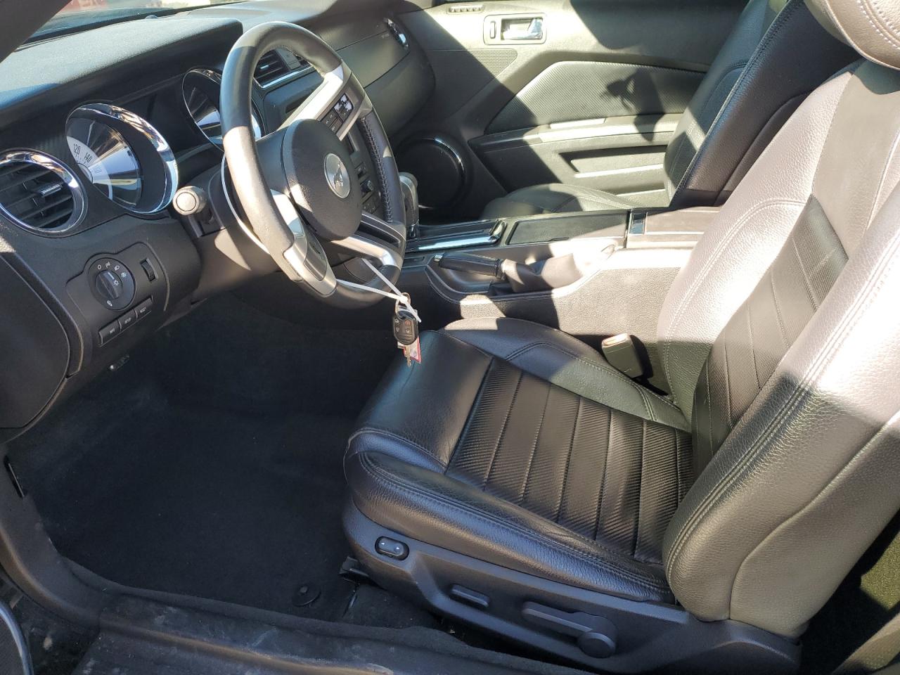 2012 Ford Mustang - Image 7
