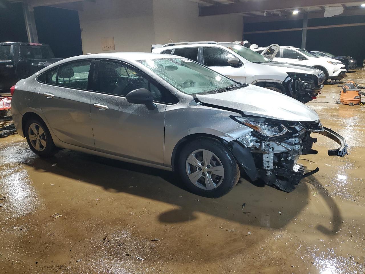 2018 Chevrolet Cruze - Image 4