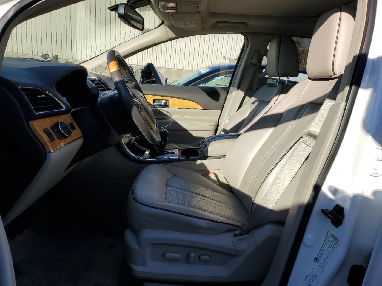 2012 Lincoln MKX - Image 7