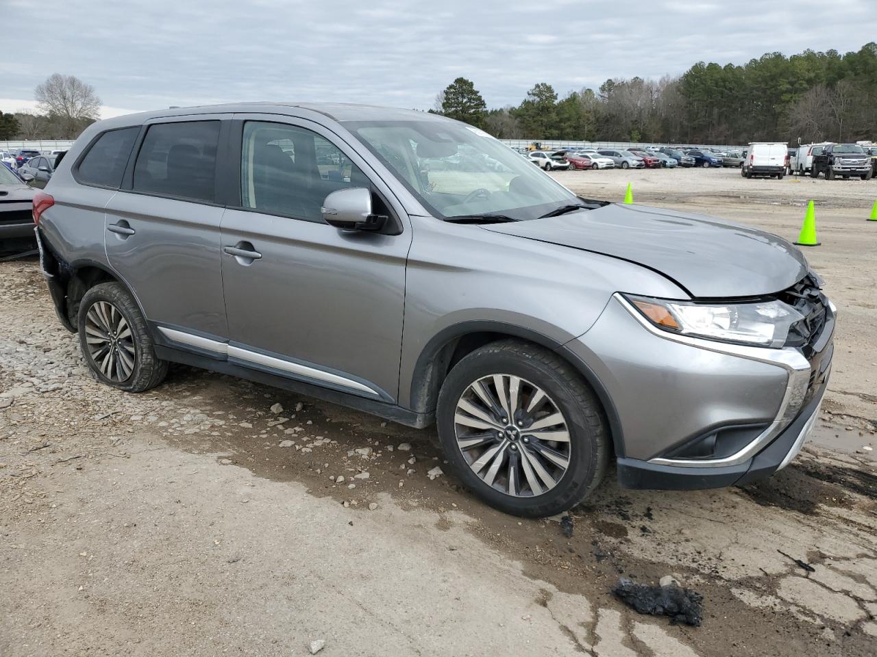 2020 Mitsubishi Outlander - Image 4
