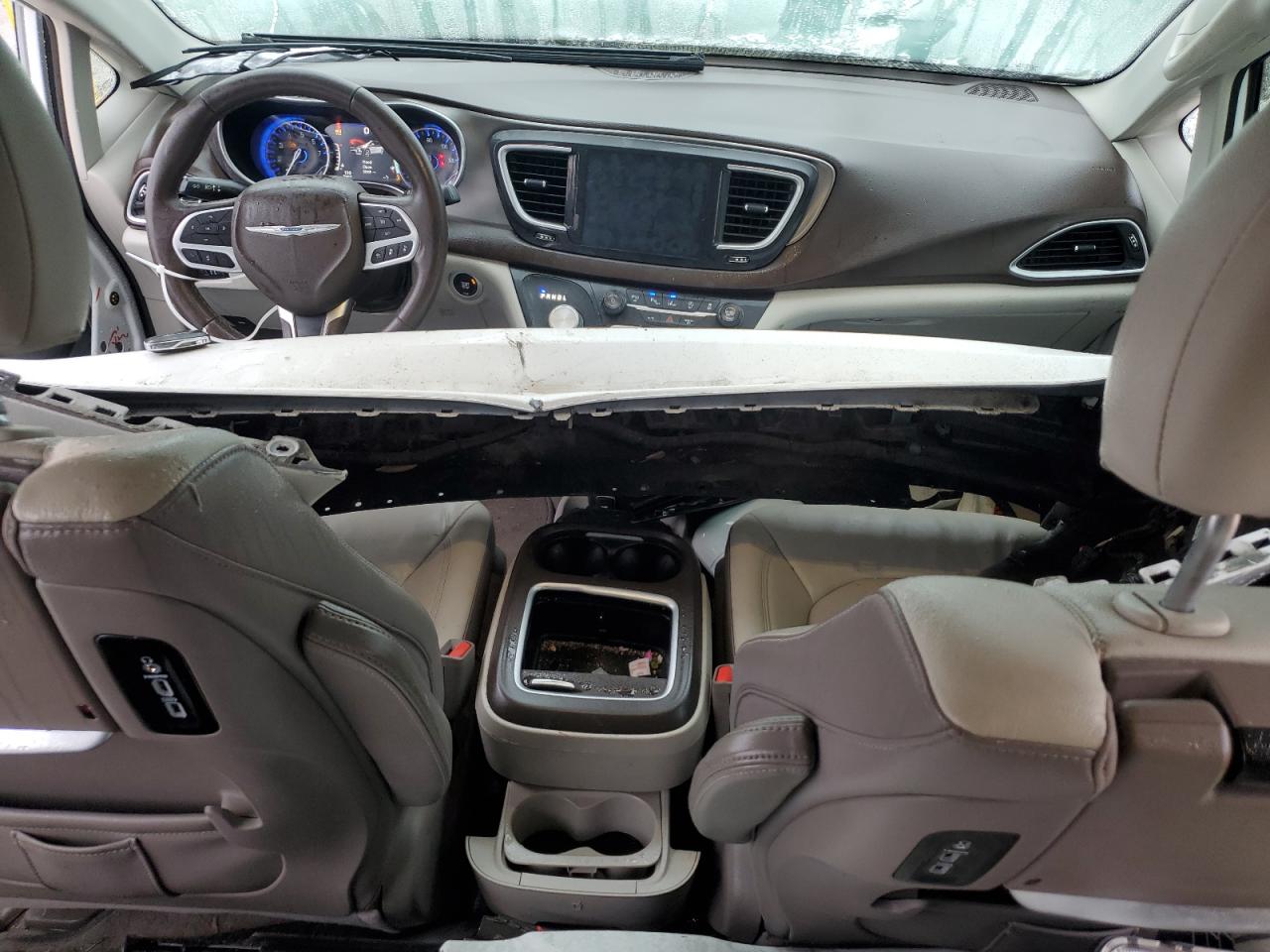 2018 Chrysler Pacifica - Image 8