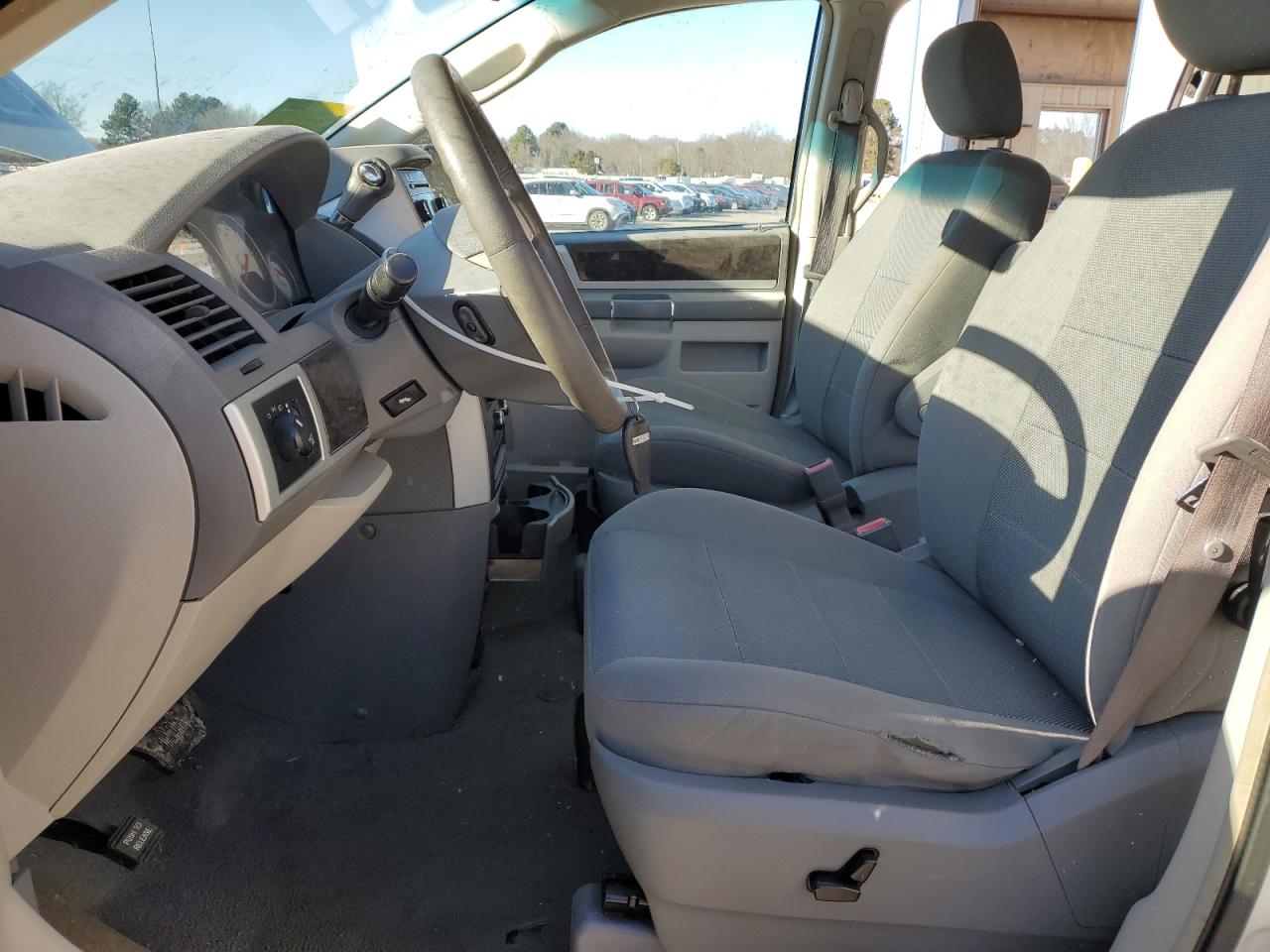 2009 Dodge Caravan - Image 7