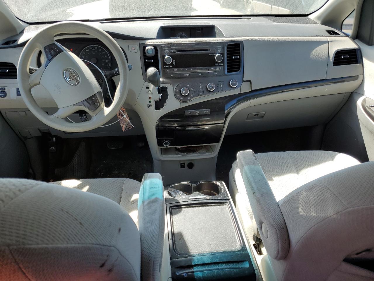 2012 Toyota Sienna - Image 8