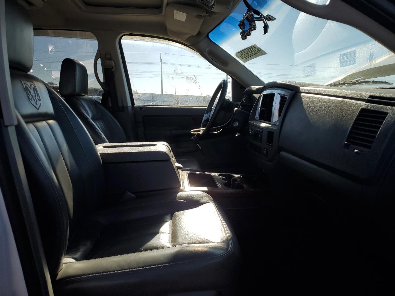 2006 Dodge RAM - Image 7
