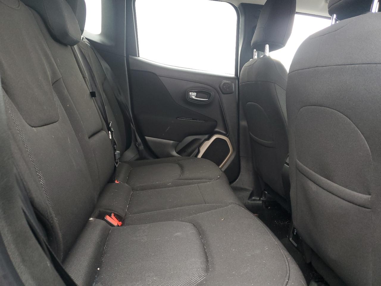 2015 Jeep Renegade - Image 11