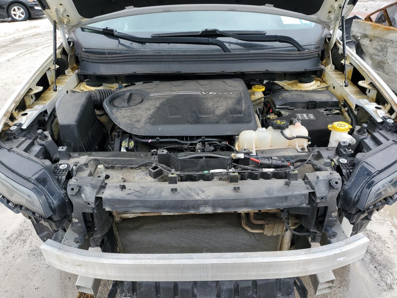2019 Jeep Grand Cherokee - Image 12