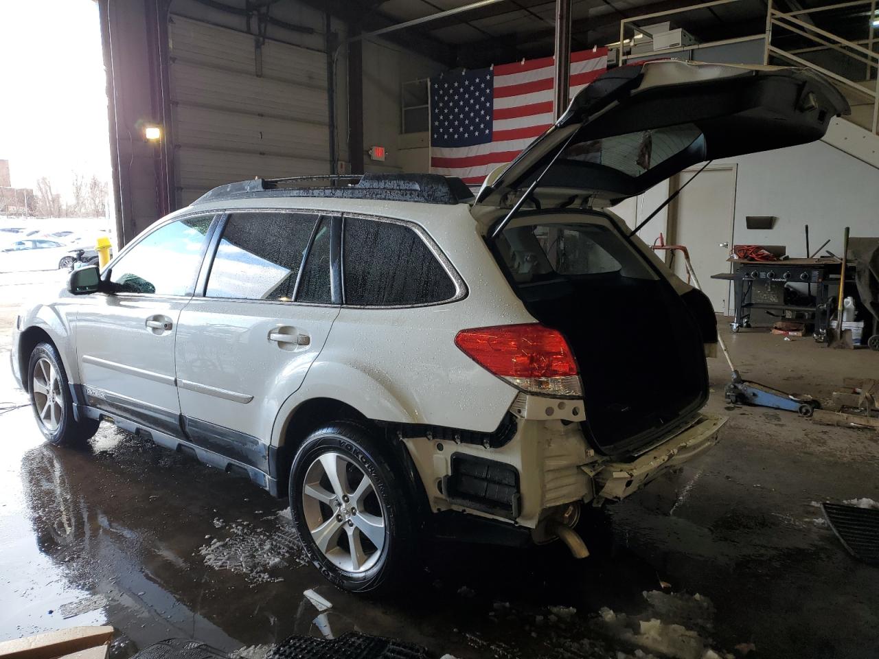 2013 Subaru Outback - Image 2