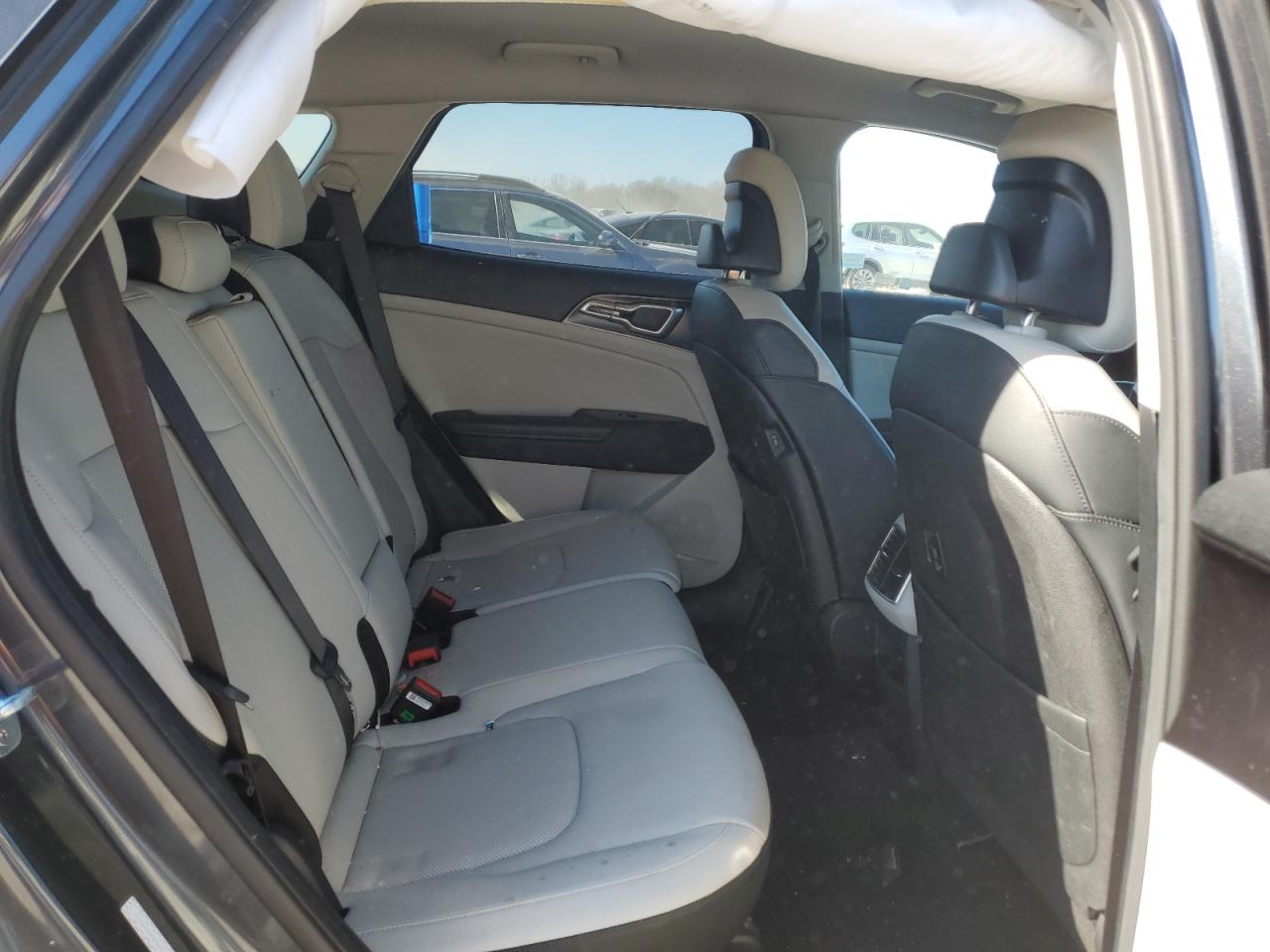 2023 Kia Sportage - Image 11