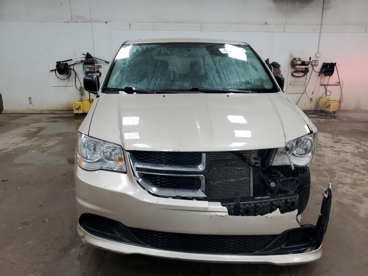 2016 Dodge Caravan - Image 5